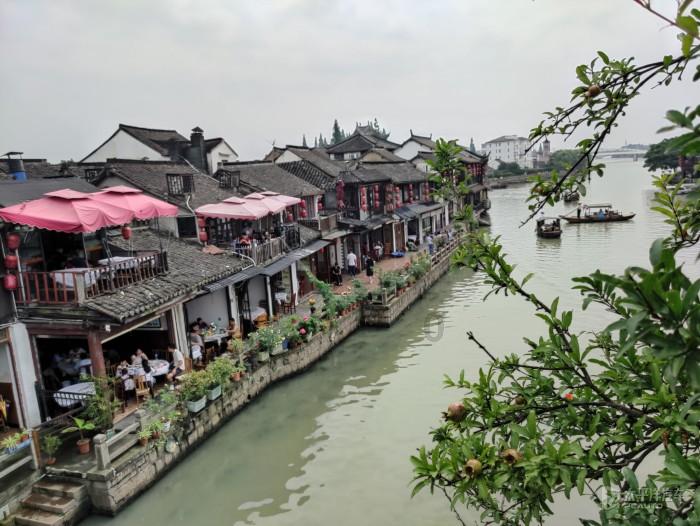 老人手抖是什么原因引起的怎么治?